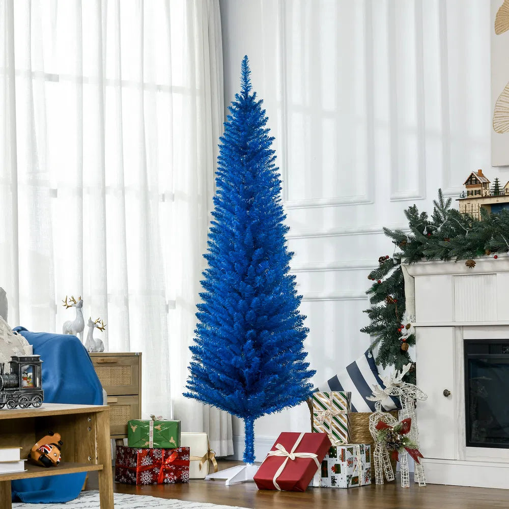 Smalt blått juletre uten pynt