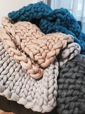 Grovstrikket pledd i myk mikrofiber, tolv farger