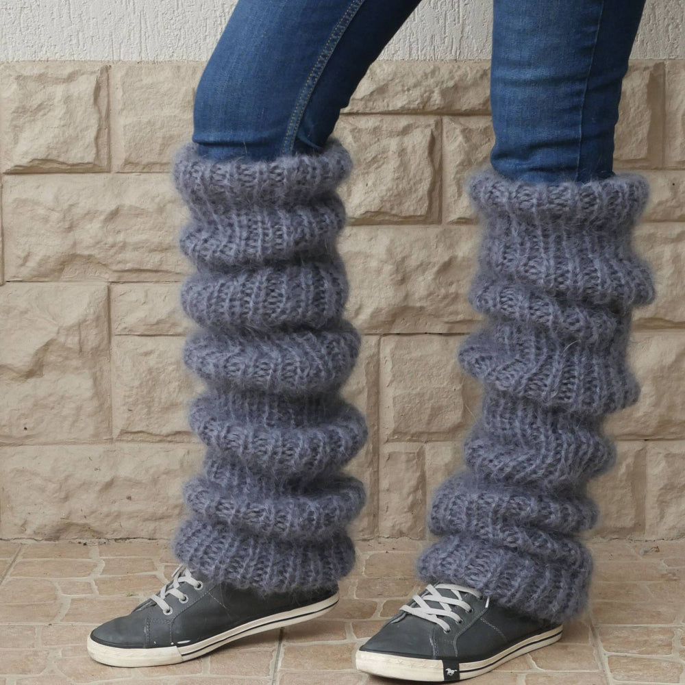 Lodne hvite legvarmere i slouchlook