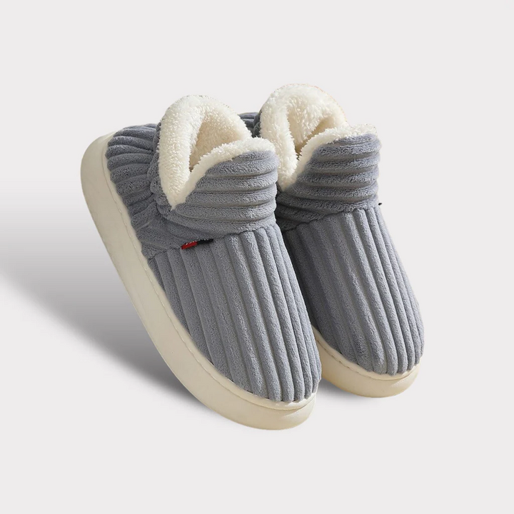 Fluffy vintertøfler i fleece med tykk sklisikker såle