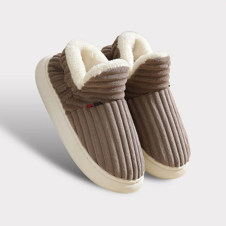 Fluffy vintertøfler i fleece med tykk sklisikker såle