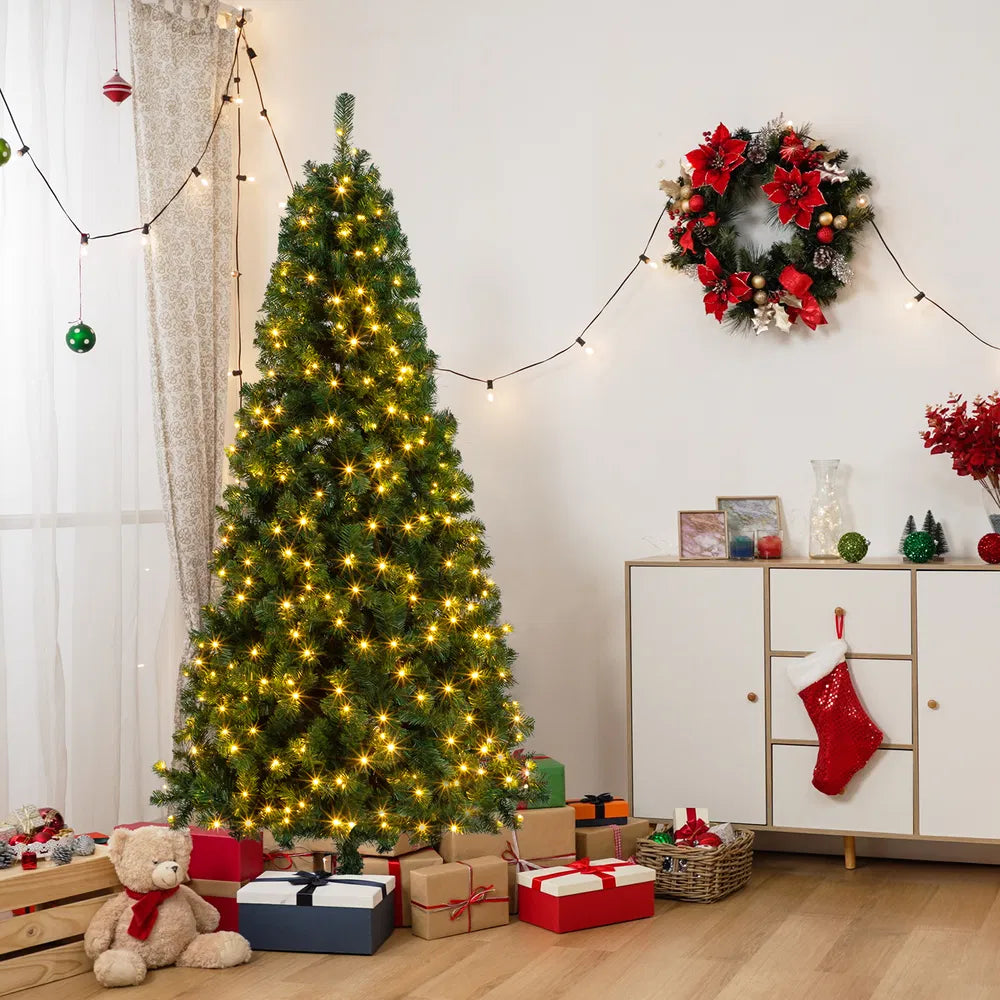 Kunstig juletre med varme LED-lys