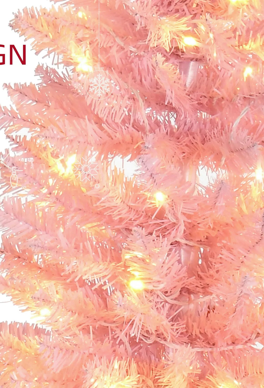 Smalt rosa juletre med varmhvite lys