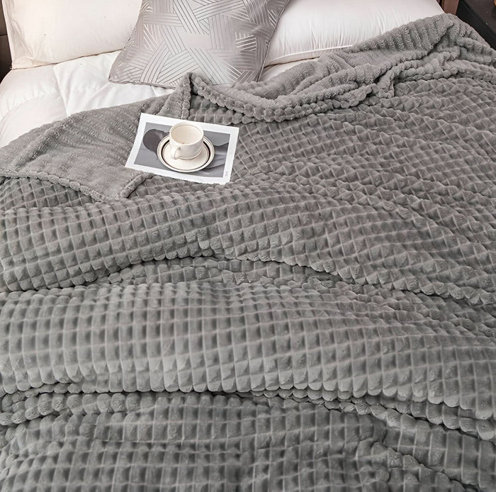 Lunvang™ Strukturert teppe i korallfleece, mykt og maskinvaskbart