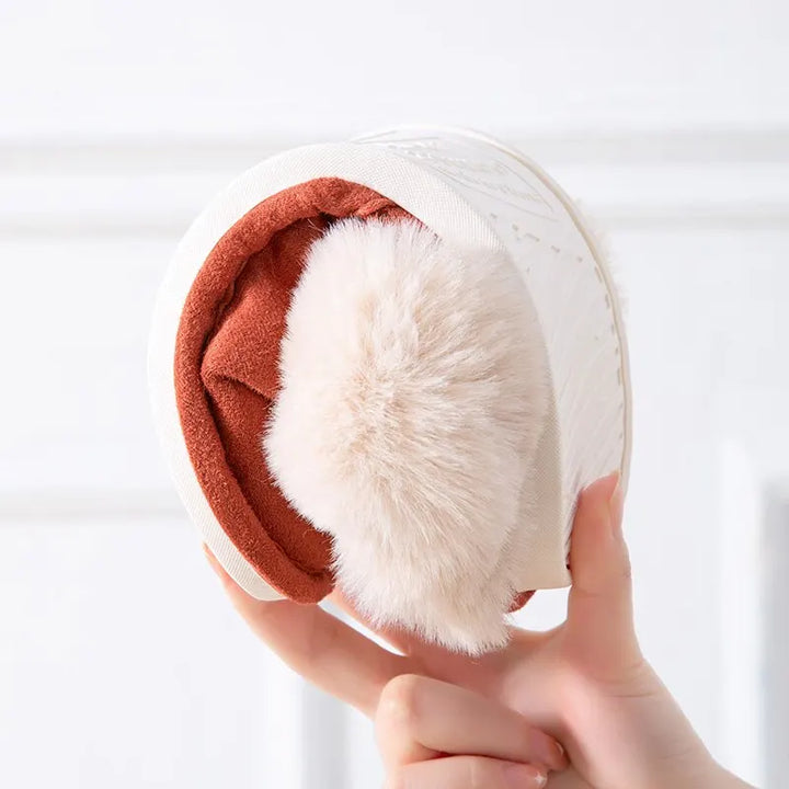 Fluffy damtøfler med memoryskum og sklisikker gummisåle