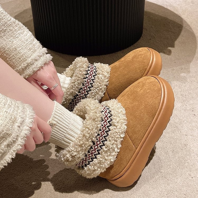 Tøfler dame med plysjfôr og trendy detaljer