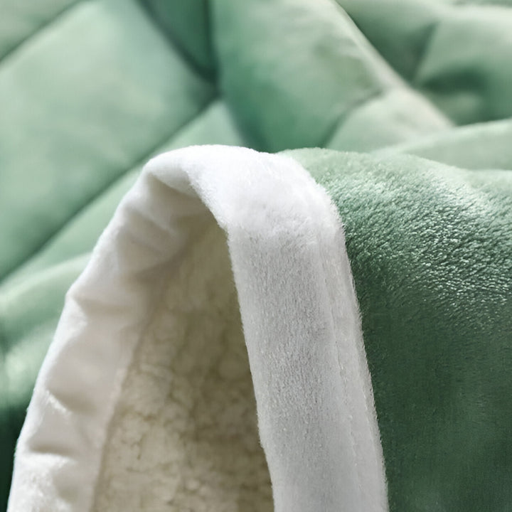 Luftig fleeceteppe, supermykt og varmt til sofaen og sengen