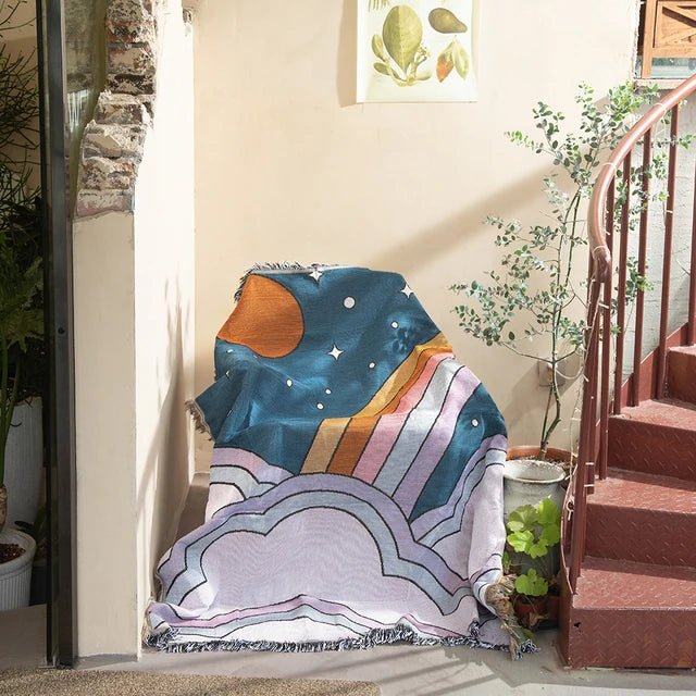Vevd pledd med abstrakt motiv, jacquard til sofa og vegg