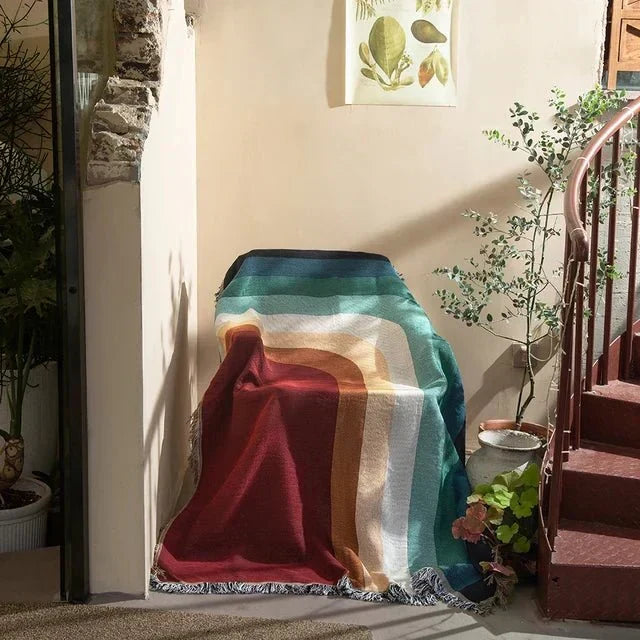 Vevd pledd med abstrakt motiv, jacquard til sofa og vegg