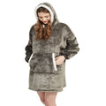Oversized pleddgenser med hette og lomme