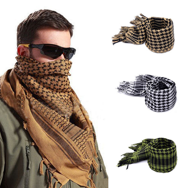 Shemagh-skjerf viklet rundt hals og ansikt
