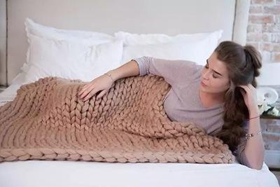 Grovstrikket pledd i myk mikrofiber, tolv farger