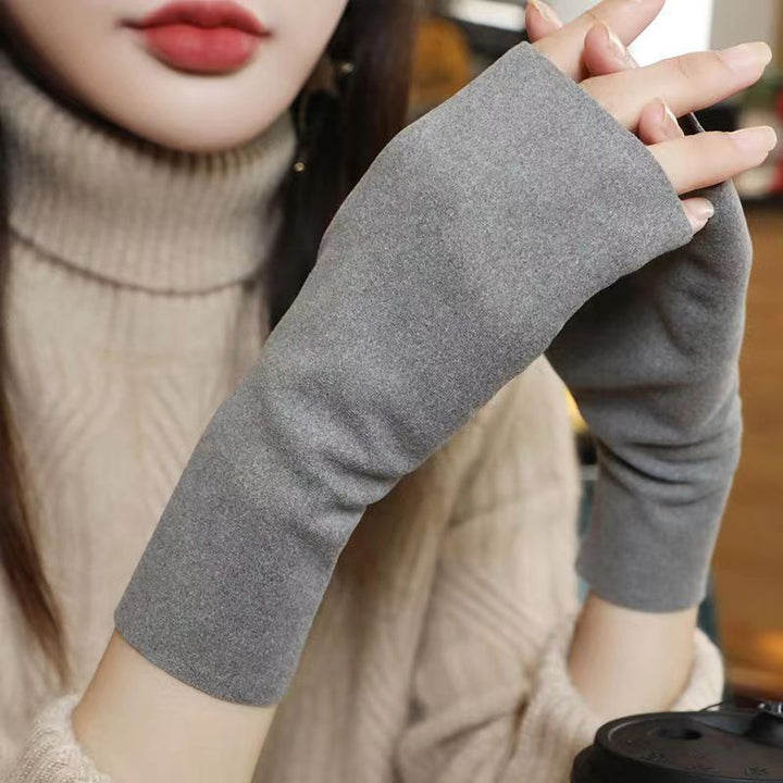 Fingerløse håndledsvarmere i myk strikk