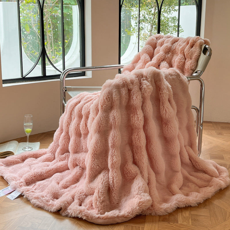 Tykt beige plysjpledd med boblemønster