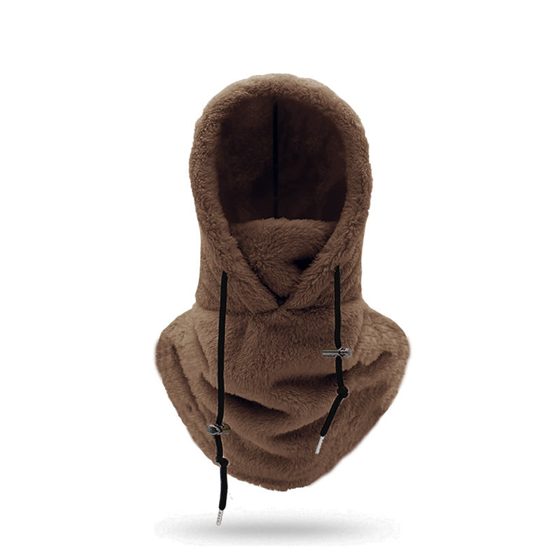 Person med plysjbalaklava i beige
