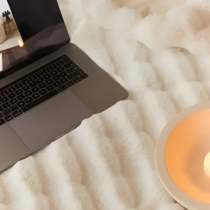 Myk plysjpledd for alle årstider med elegant design
