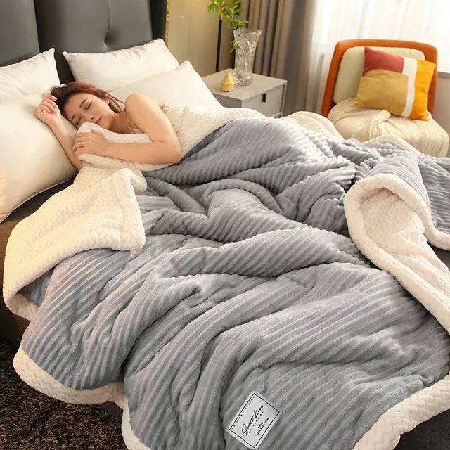 Lunvang™ Mykt vinterpledd i fleece – ensfarget og stripete