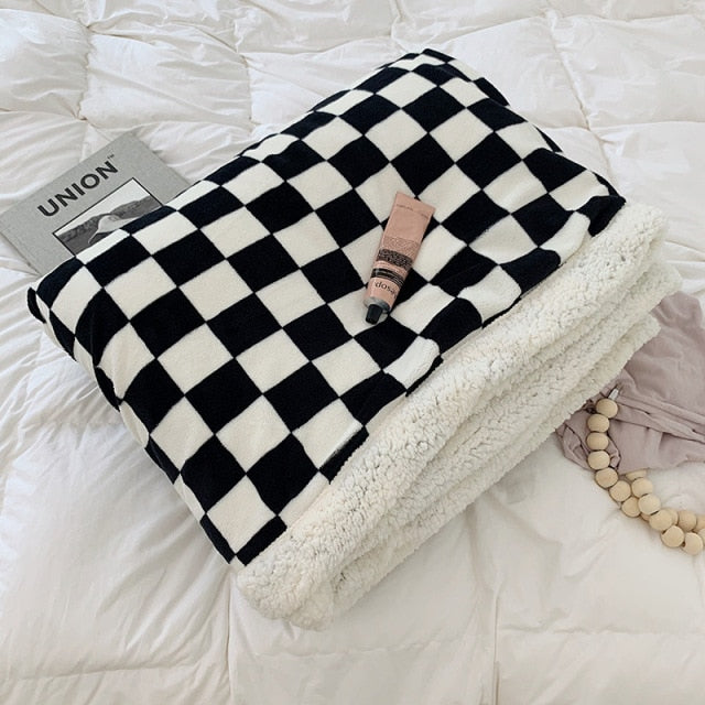 Rutete pledd i tykk og myk polyester til sofaen