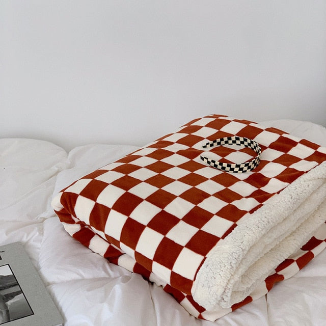 Rutete pledd i tykk og myk polyester til sofaen